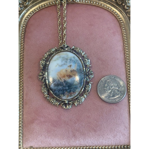 Vintage Hand Painted Swinging Lady Gold Tone Cameo‎ Necklace - Picture 6 of 6